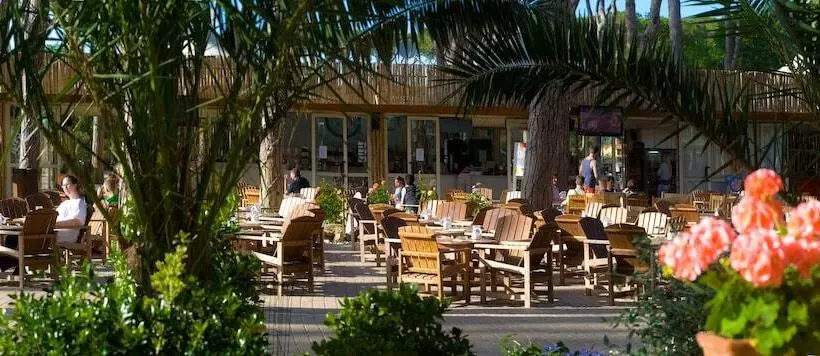 Отель Hu Park Albatros Village