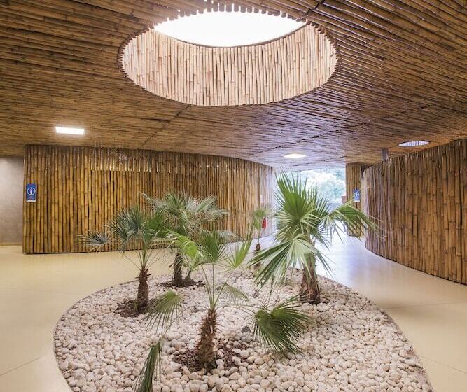 فندق Hu Park Albatros Village