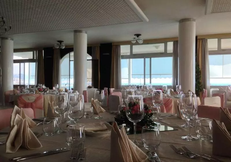 Отель La Lucertola