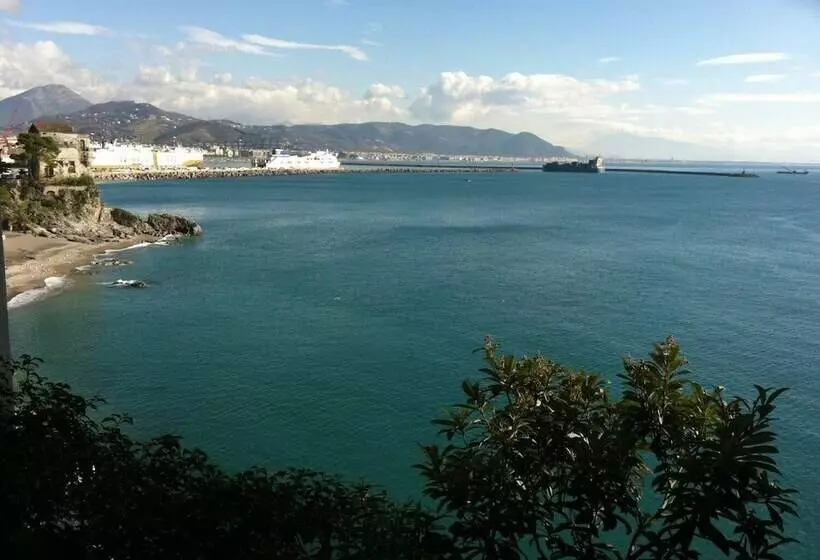 Отель La Lucertola