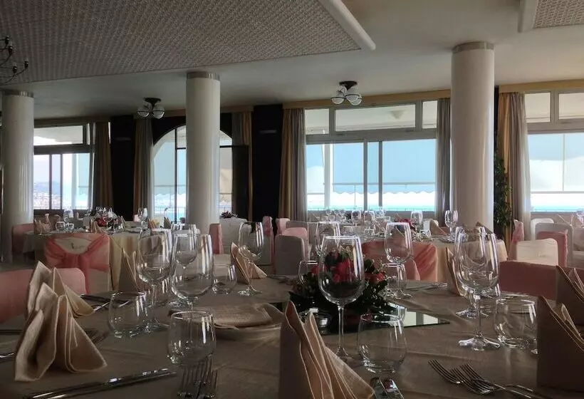 Отель La Lucertola