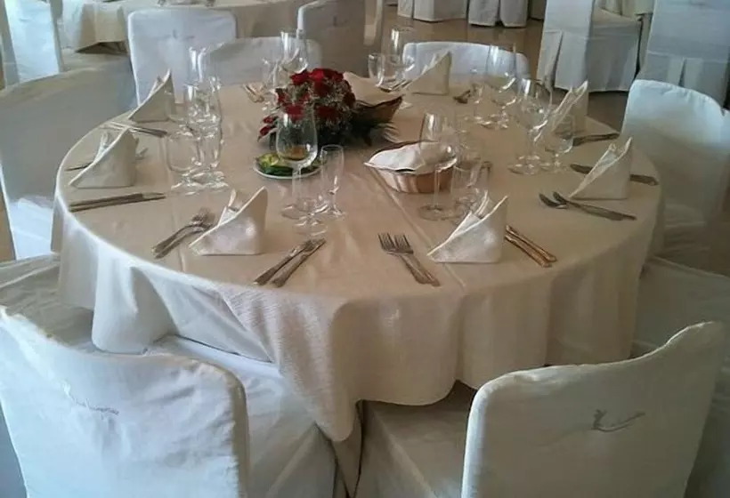 Отель La Lucertola