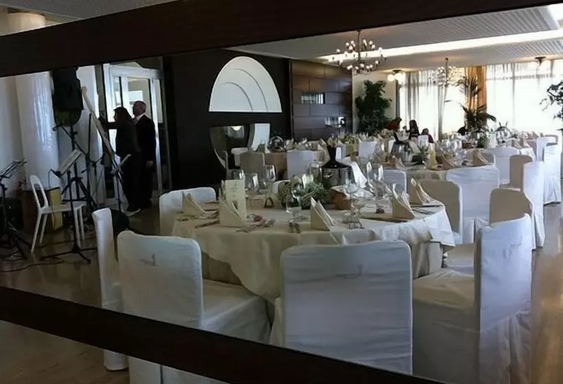 Отель La Lucertola