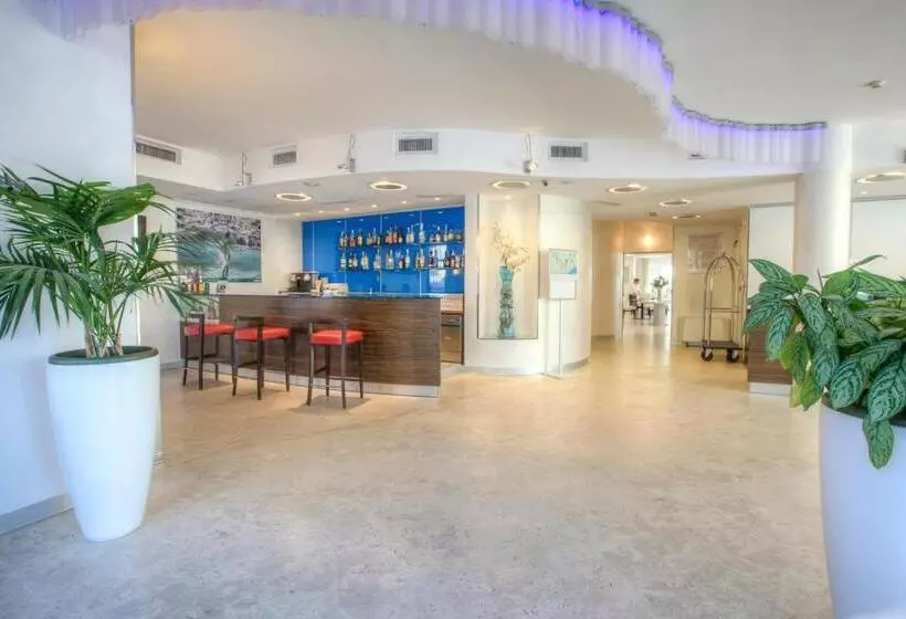 هتل Mercure Rimini Lungomare