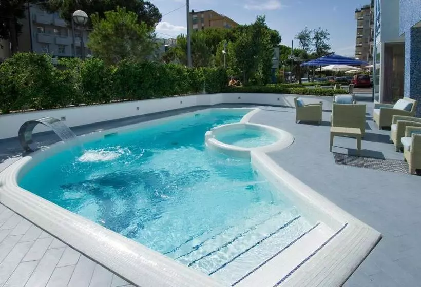 هتل Mercure Rimini Lungomare