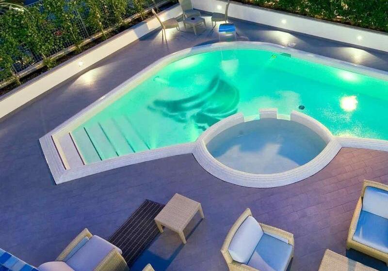 هتل Mercure Rimini Lungomare