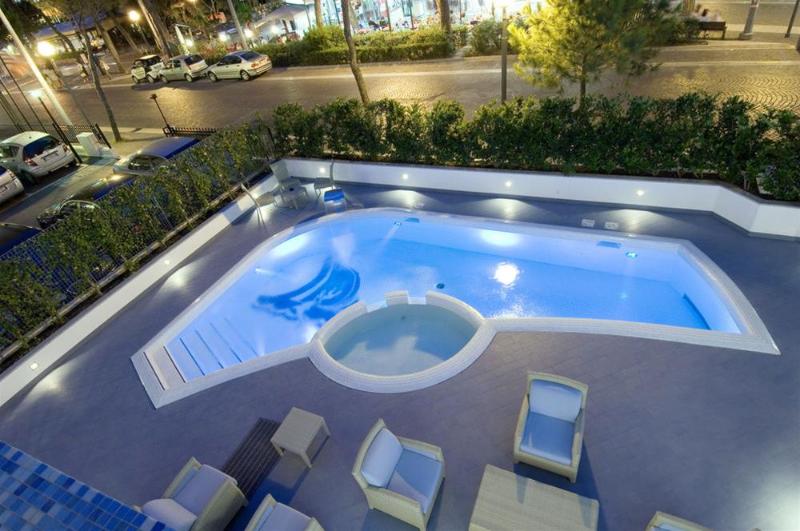 هتل Mercure Rimini Lungomare