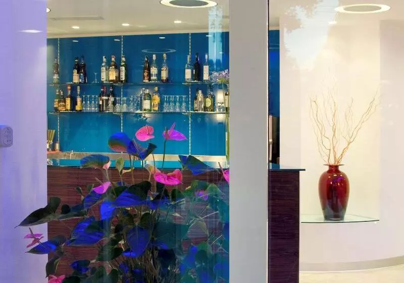 هتل Mercure Rimini Lungomare