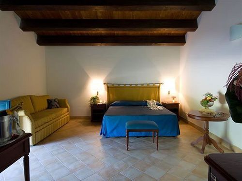 בית מלון כפרי Relais Angimbè