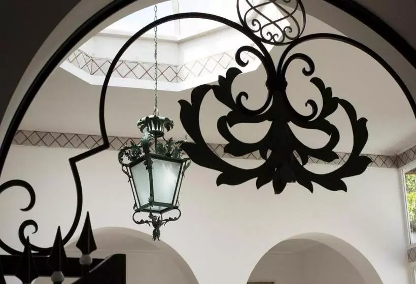 Отель Relais Villa Savarese