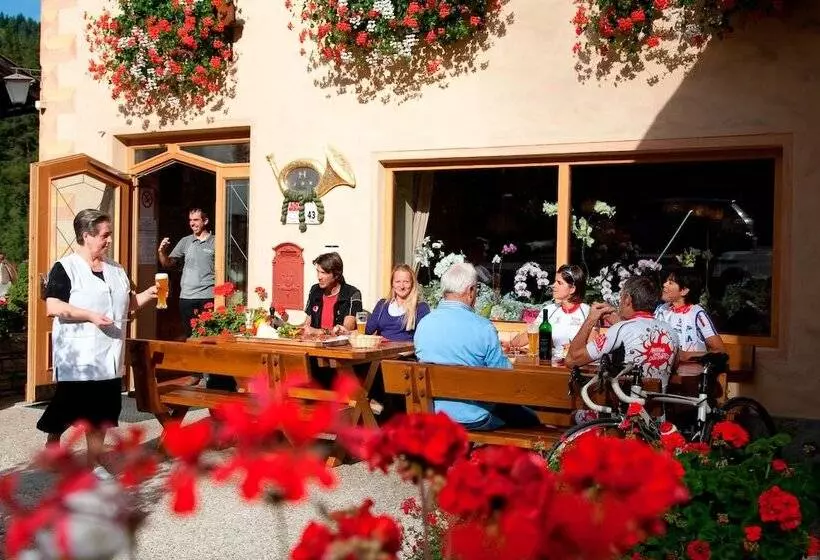 Отель Ustaria Posta