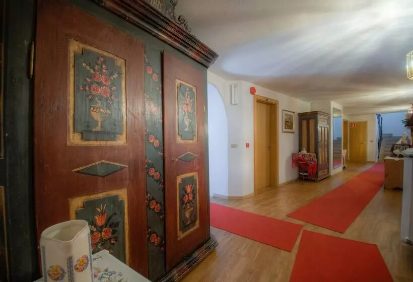 Отель Ustaria Posta