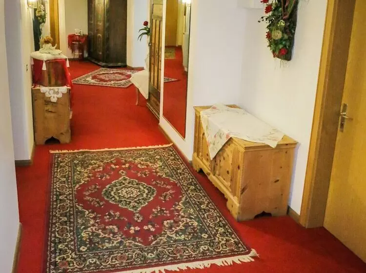 Отель Ustaria Posta