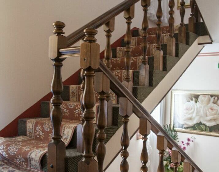 בית מלון כפרי Villa Serena