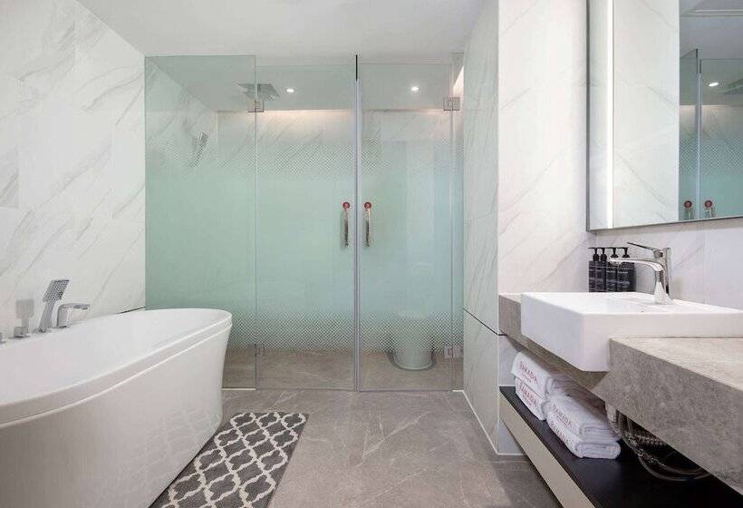 Hotel Ramada By Wyndham Xi'an Chanba