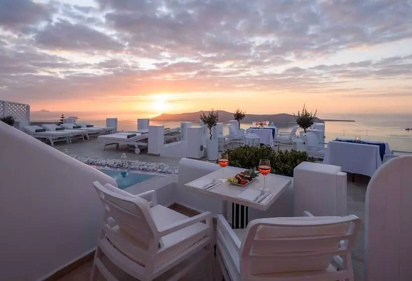 ホテル Above Blue Suites