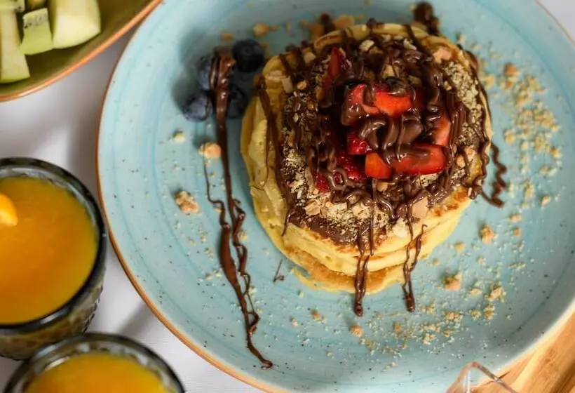 ホテル Above Blue Suites