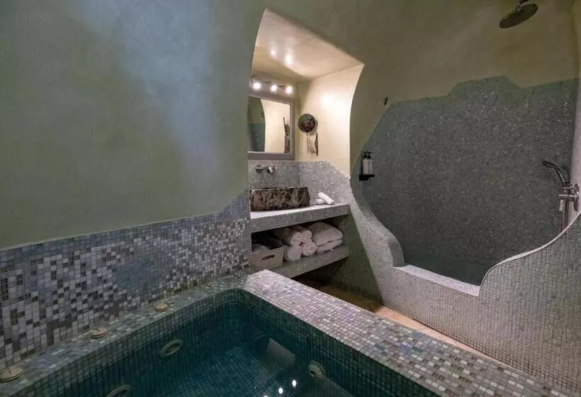 ホテル Above Blue Suites