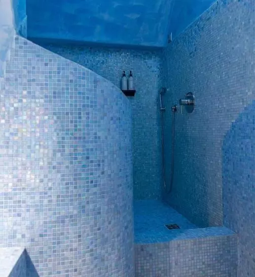 ホテル Above Blue Suites