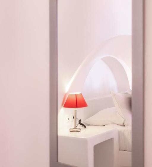 هتل Above Blue Suites