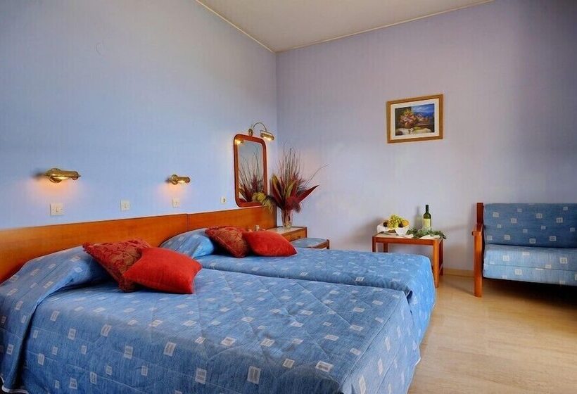 ホテル Astir Beach