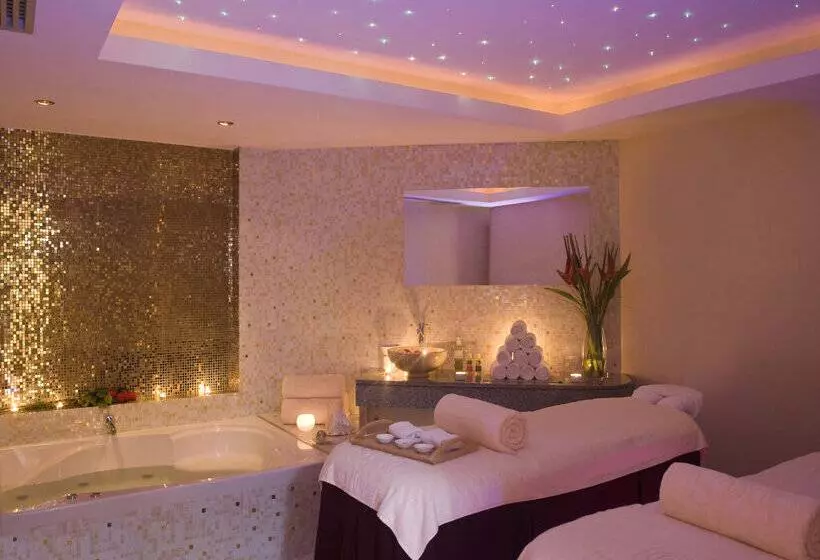 בית מלון כפרי Constantinou Bros Asimina Suites