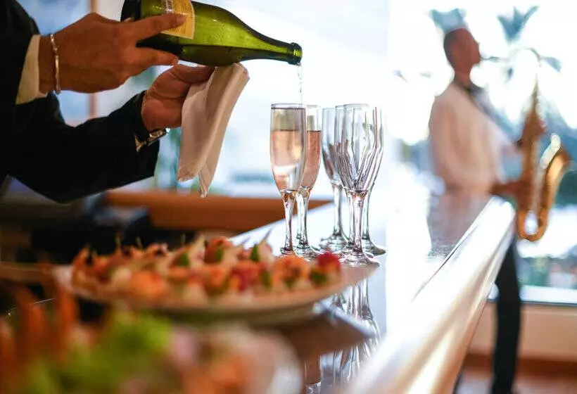 בית מלון כפרי Constantinou Bros Asimina Suites