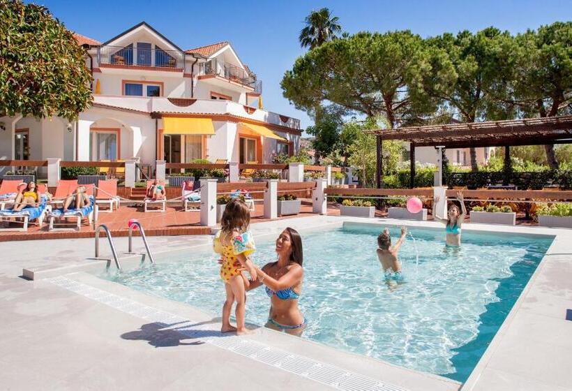 فندق Diano Sporting Apartments