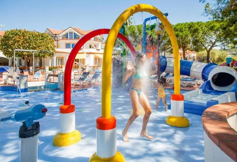 Отель Diano Sporting Apartments