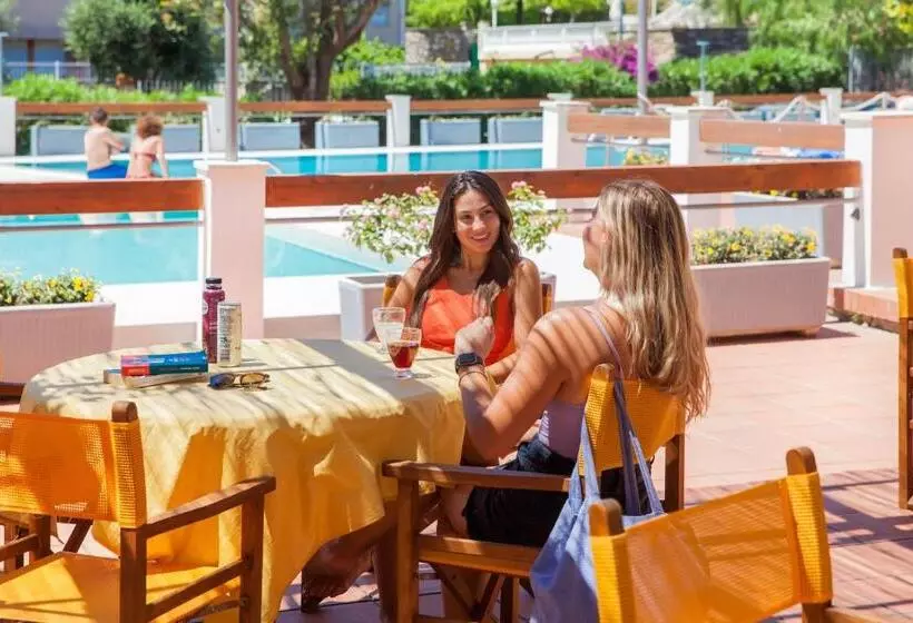 Отель Diano Sporting Apartments