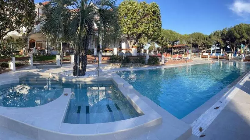 Отель Diano Sporting Apartments