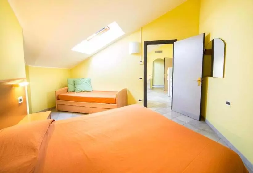 Отель Diano Sporting Apartments