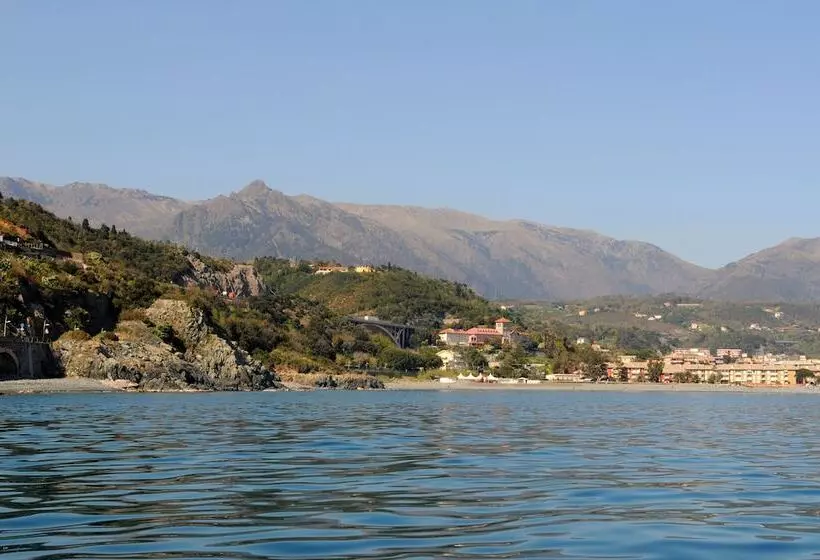 Отель Puntabella