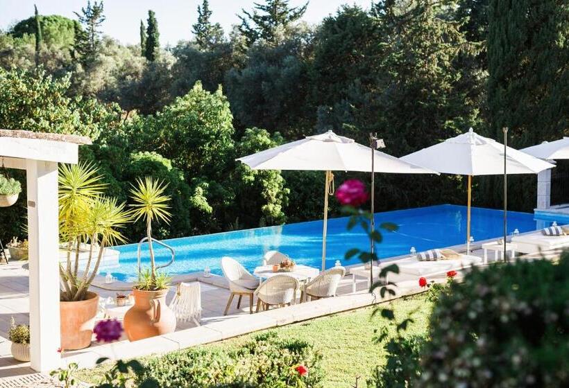 تختخواب و صبحانه Os Agostos