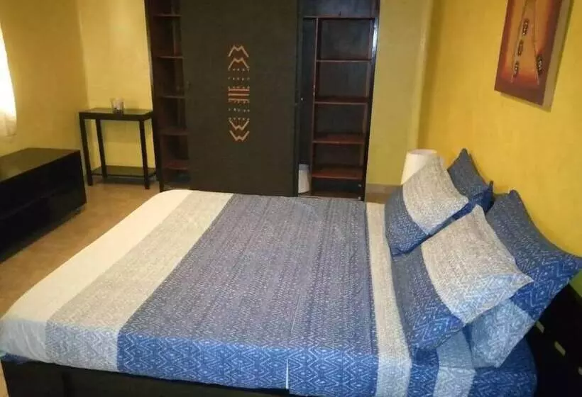 پانسیون Safari Villa