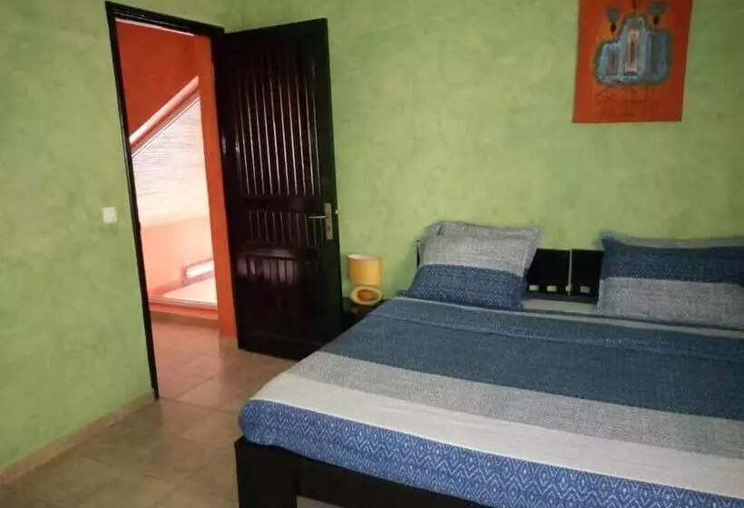 پانسیون Safari Villa