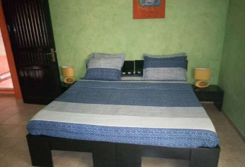 پانسیون Safari Villa