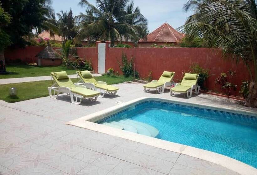 پانسیون Safari Villa