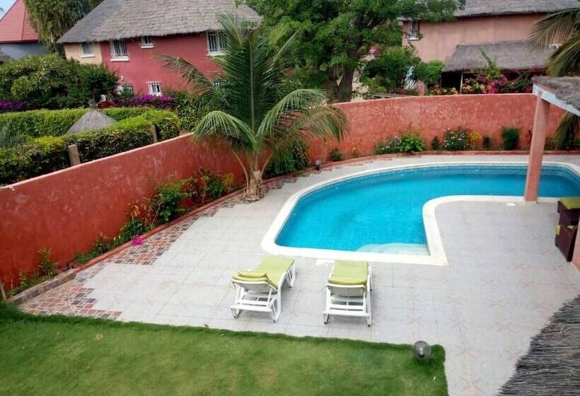 پانسیون Safari Villa