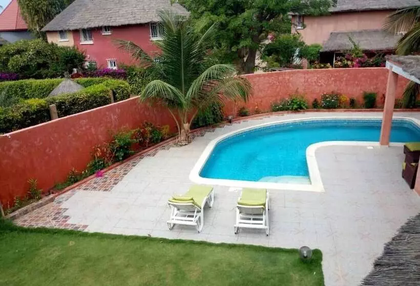 پانسیون Safari Villa