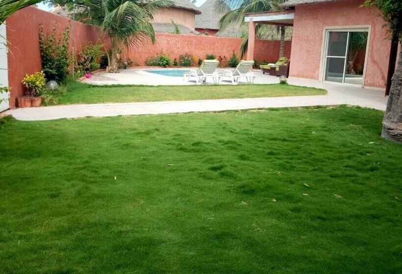 پانسیون Safari Villa