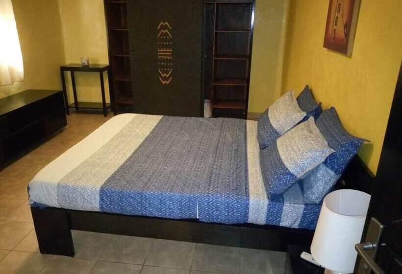 پانسیون Safari Villa