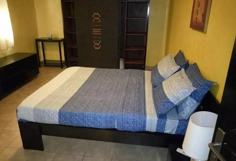 پانسیون Safari Villa