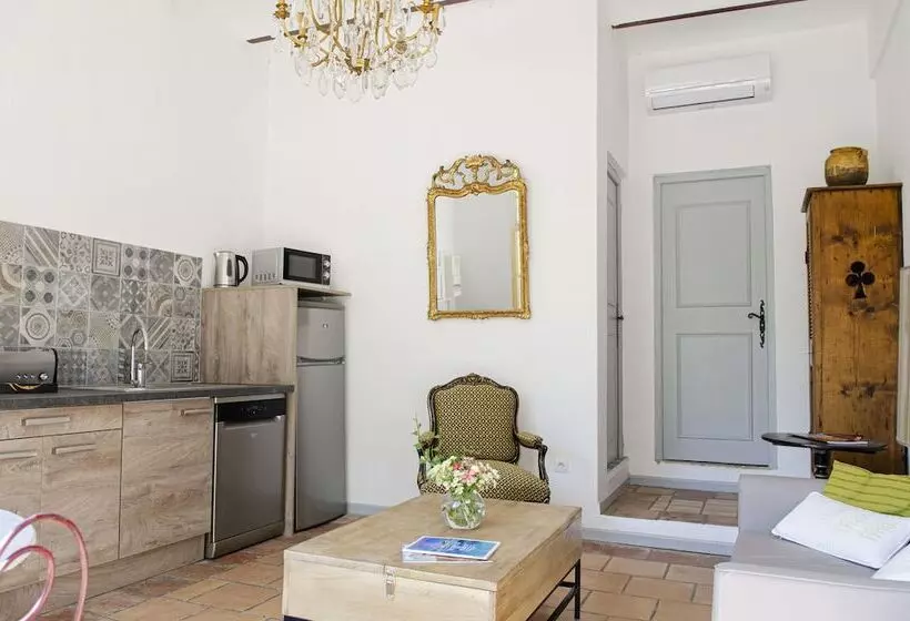 Hotelli Château Hermitage De Combas