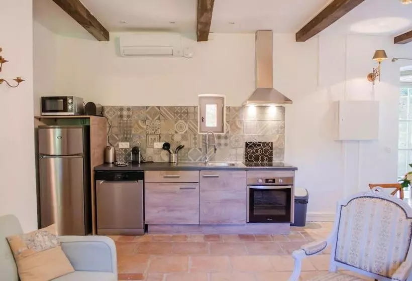 Hotelli Château Hermitage De Combas