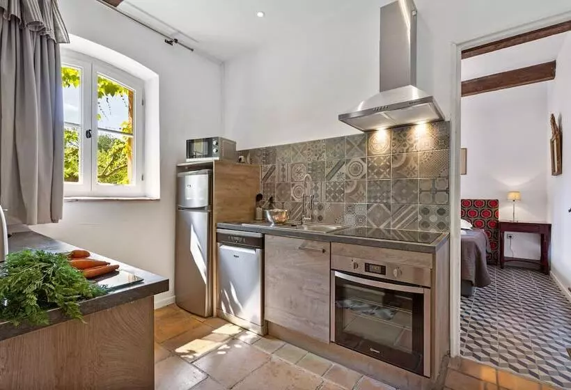 Hotelli Château Hermitage De Combas