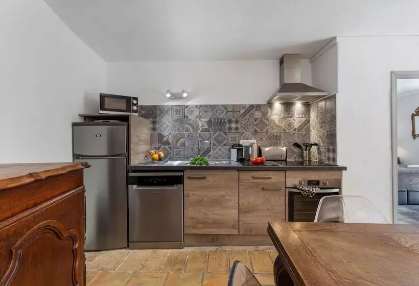 Hotelli Château Hermitage De Combas