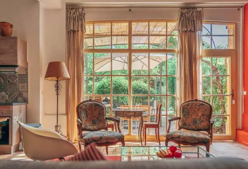 Hotelli Château Hermitage De Combas