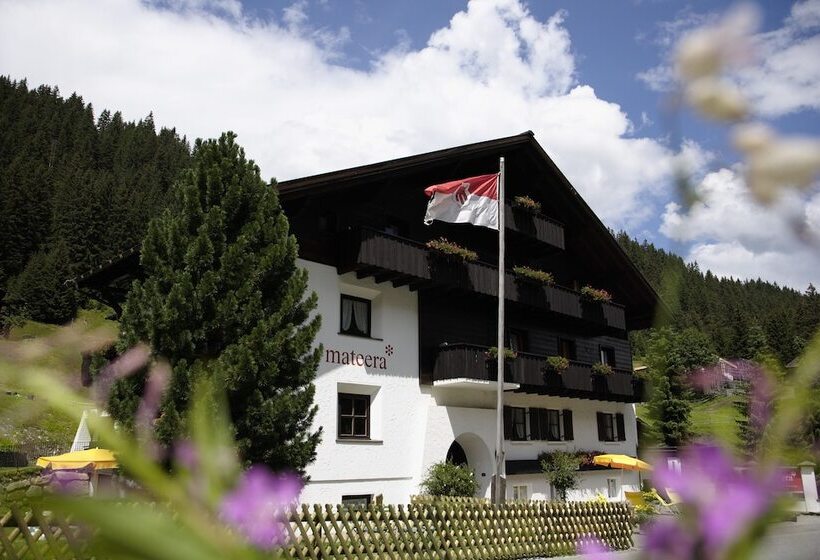 Отель Mateera