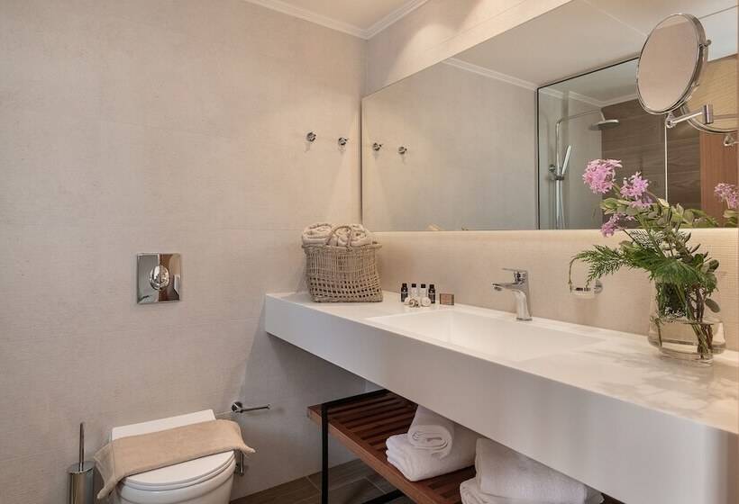 هتل Mossa Well Being